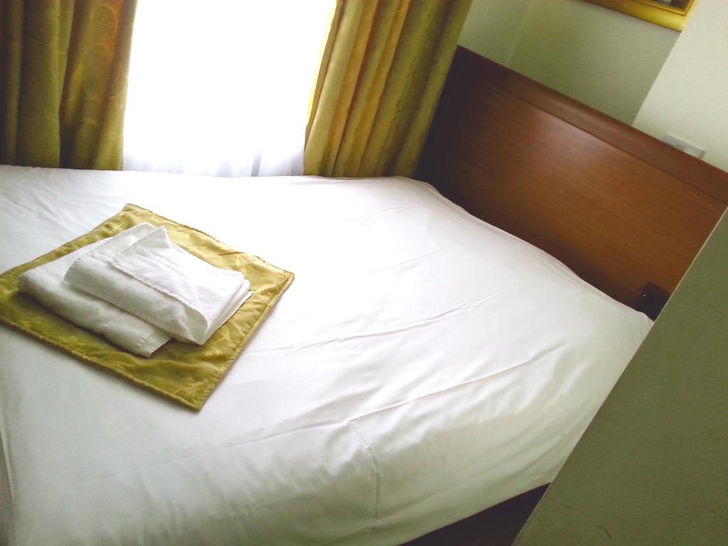 Corner House 3*