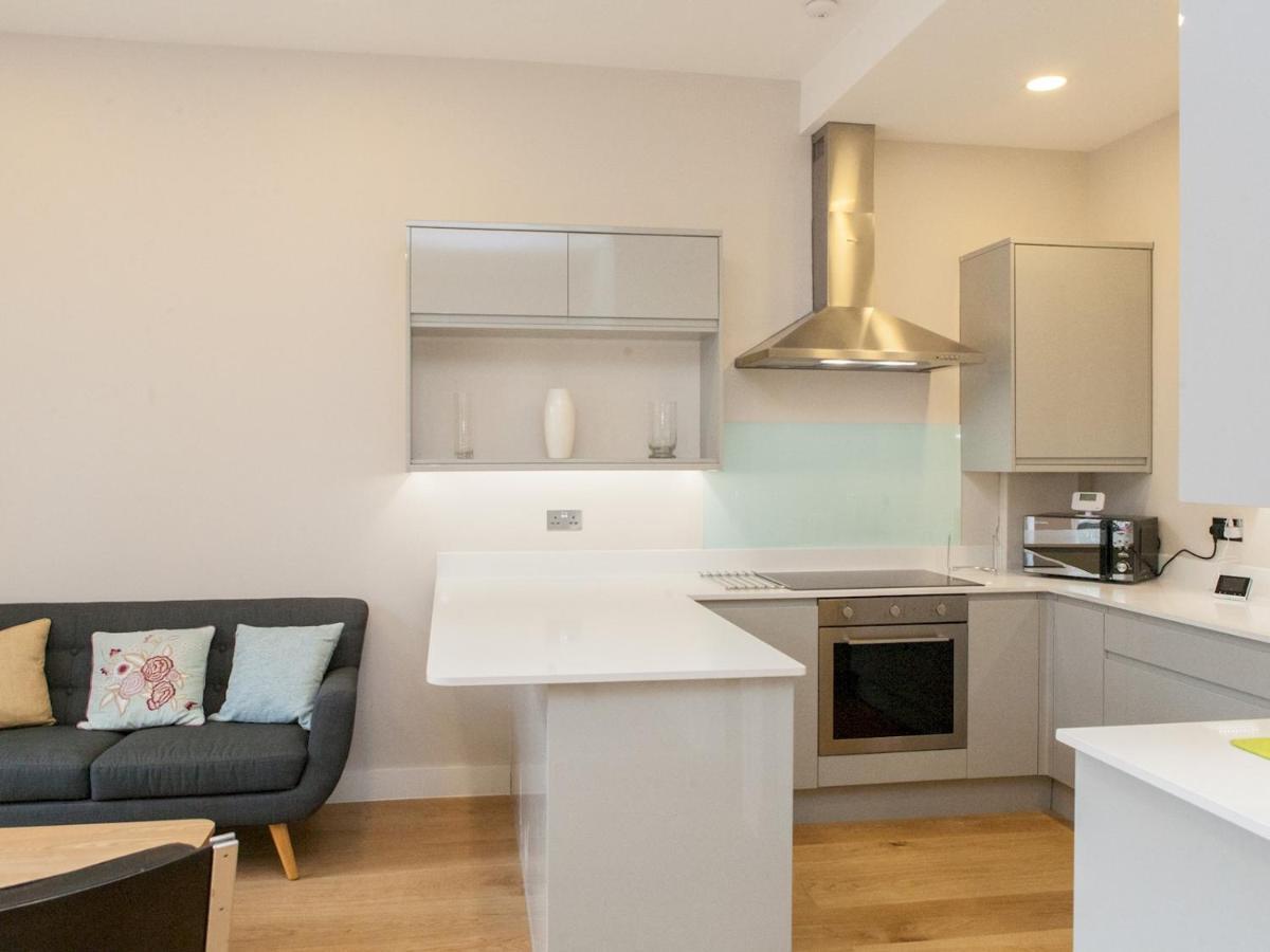 Pass The Keys - Spacious Flat With Private Sun Terrace In South East