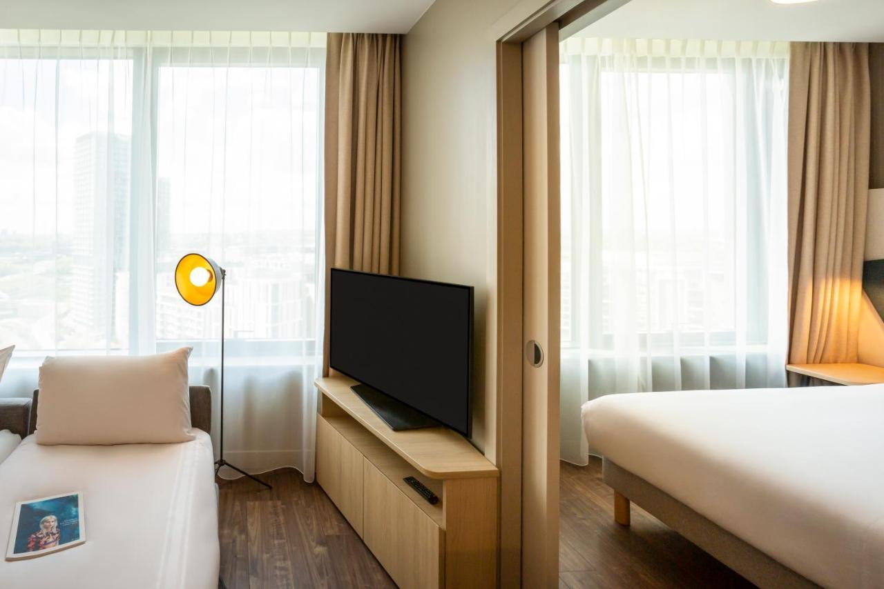Adagio Stratford Aparthotel 4*