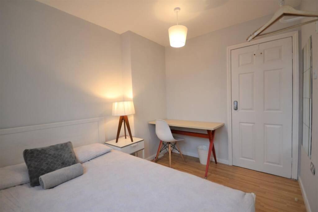 Stylish Budget 4 Bedroom Flat In Brick Lane * London