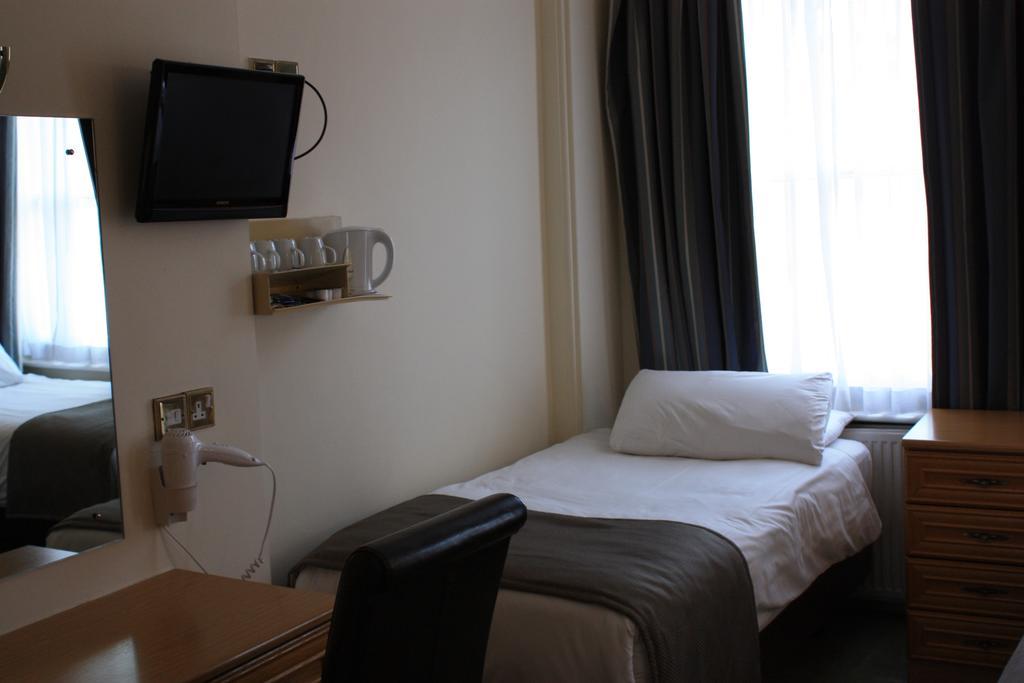 Alojamento de Acomodação e Pequeno-almoço Regency Westend 3*