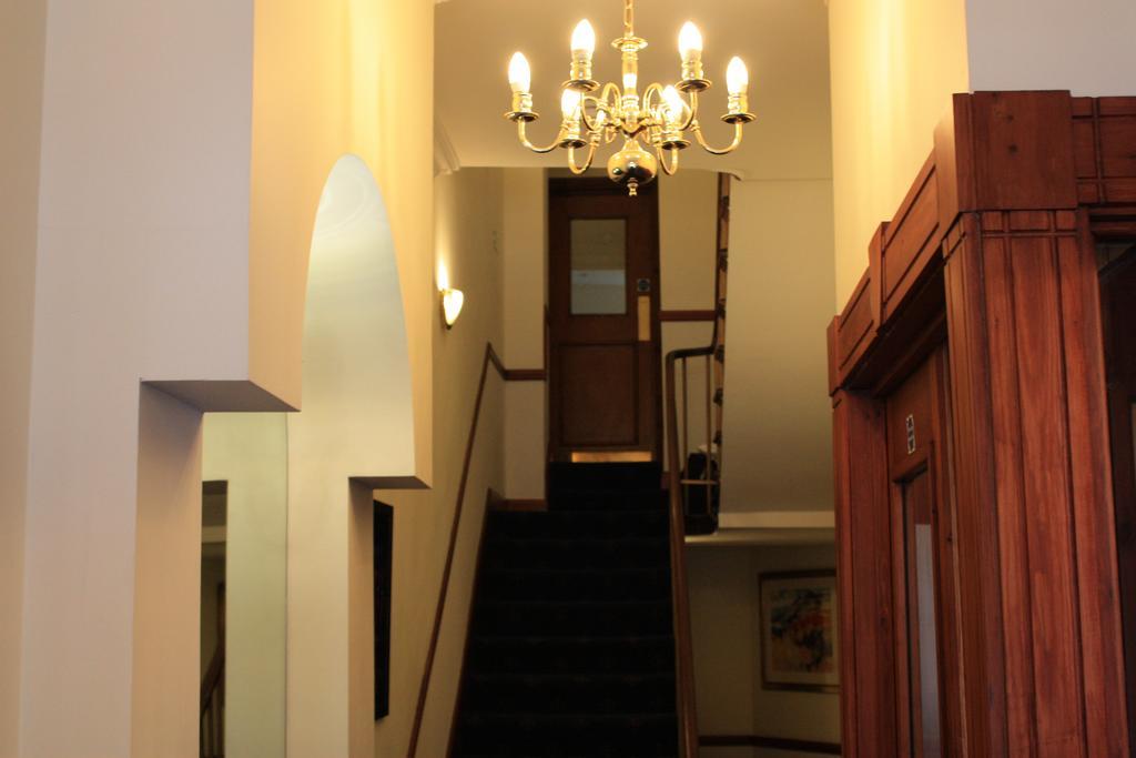 Alojamento de Acomodação e Pequeno-almoço Regency Westend 3*