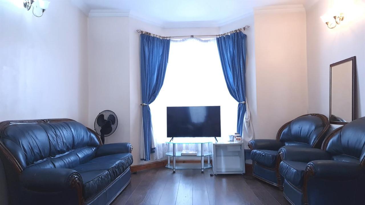 Stayeasy In Trendy Heart Of Bed and breakfast