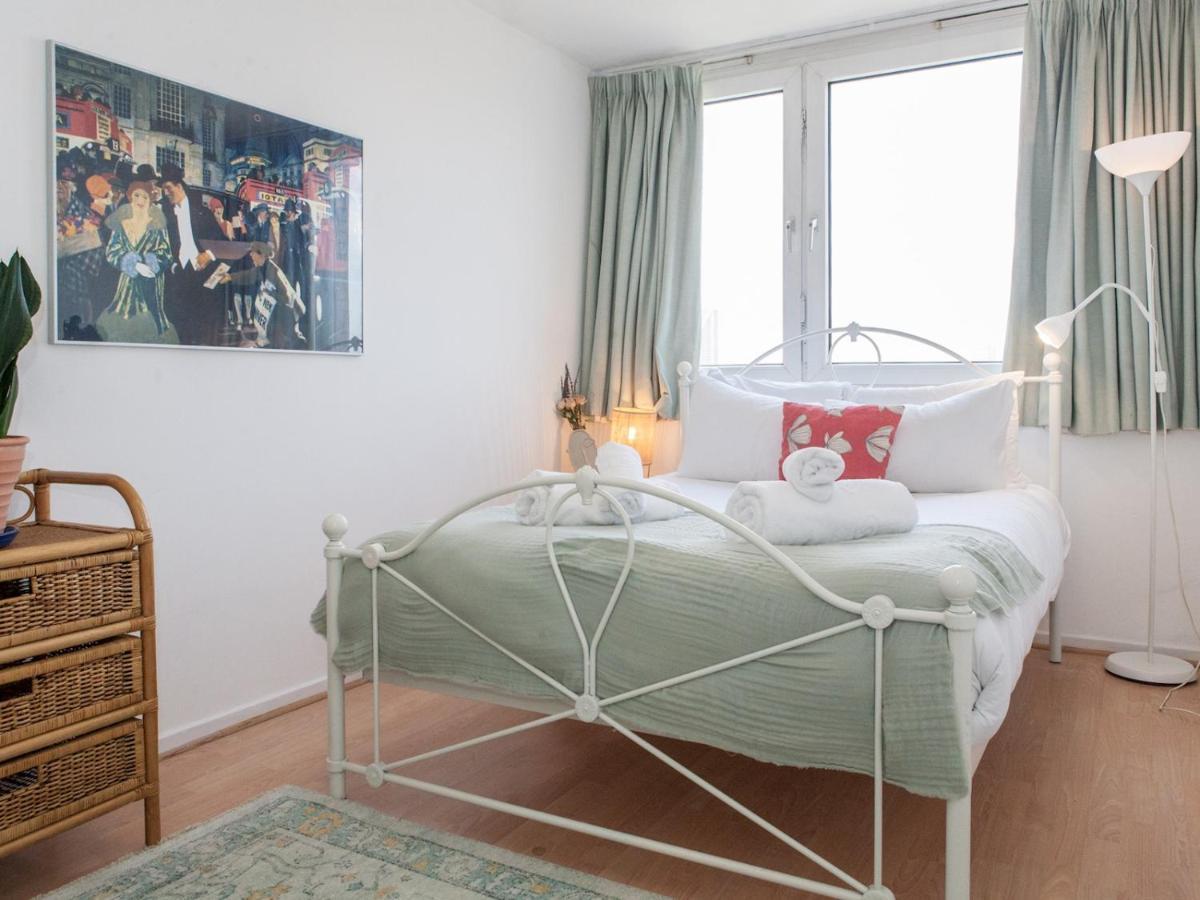 Pass The Keys Spacious 2bedroom Flat With Views In Bridge *