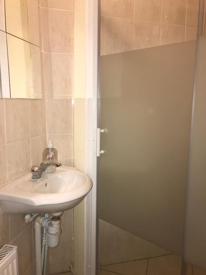 Lovely Budget Double Ensuite In Bricklane Pensión Londres
