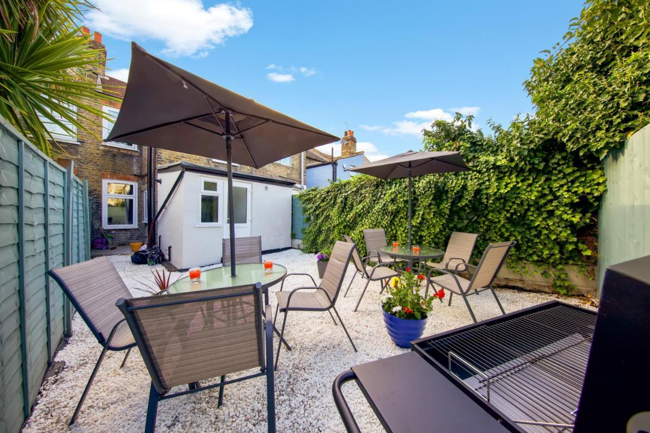 Holiday home Stunning House