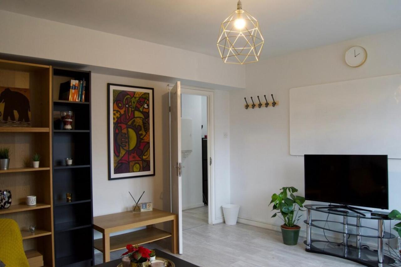 Modern 1 Bedroom In Shadwell With Balcony Appartement Londres