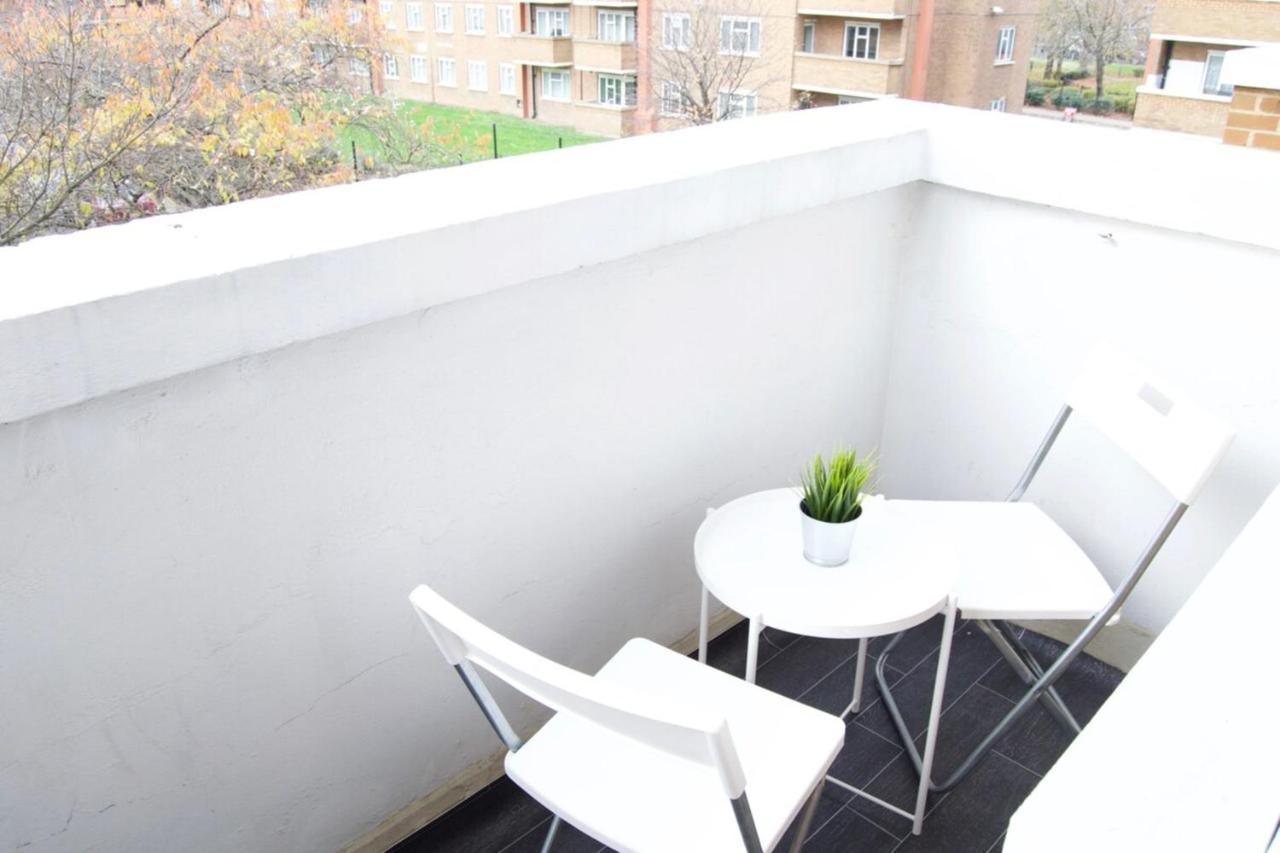 Modern 1 Bedroom In Shadwell With Balcony Appartement Londres
