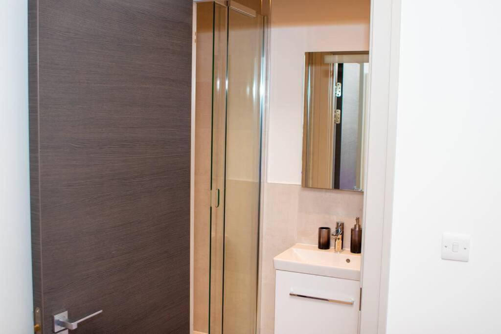 Apartamento Stunning 1-bedroom Flat In London! Londres