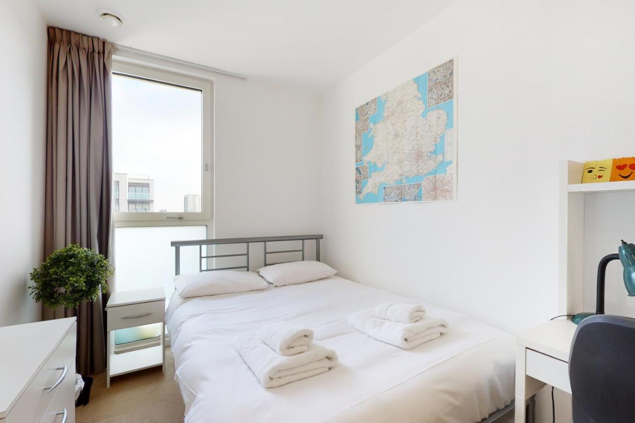 Lovely 2 Bedroom Flat With Balcony In Stratford Apartment *