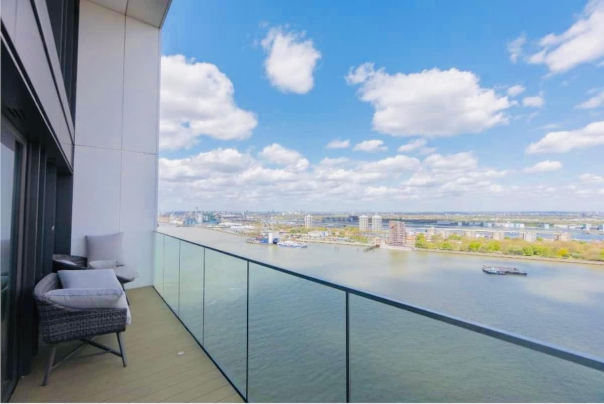 Executive Waterfront Split Penthouse Londres
