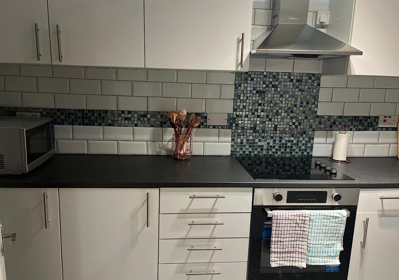 Apartment Lovely 2 Bedroom With Parking Space