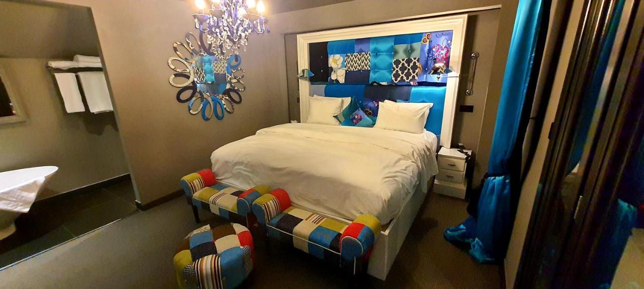 The Exhibitionist Hotel 5*