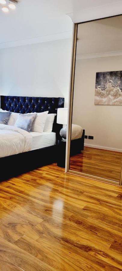 Double King Suite, Canary Wharf Waterfront *