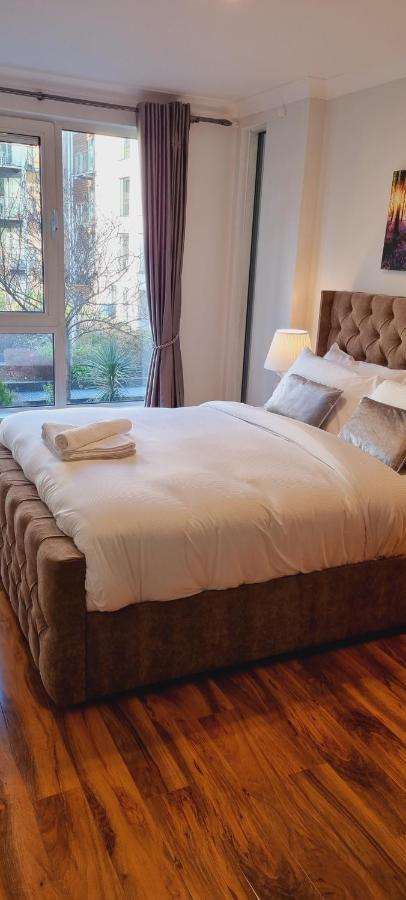 Double King Suite, Canary Wharf Waterfront Apartment *