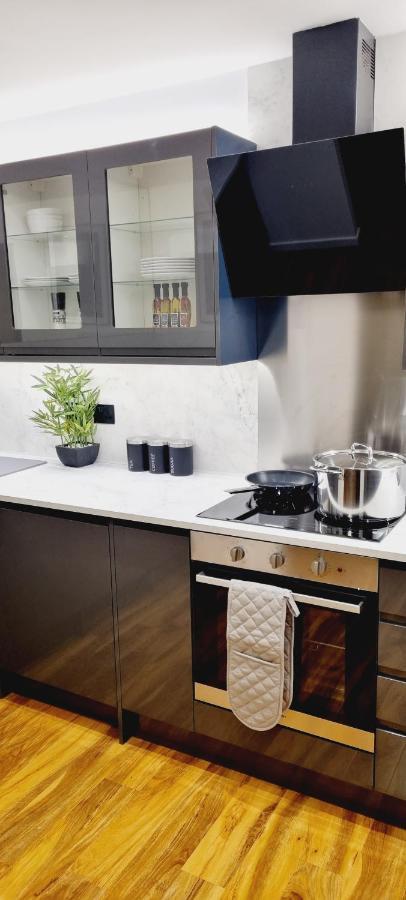 Double King Suite, Canary Wharf Waterfront Apartment London