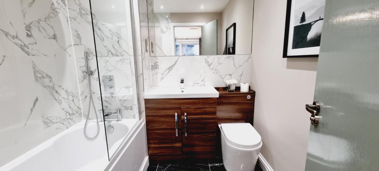 Apartment Double King Suite, Canary Wharf Waterfront London