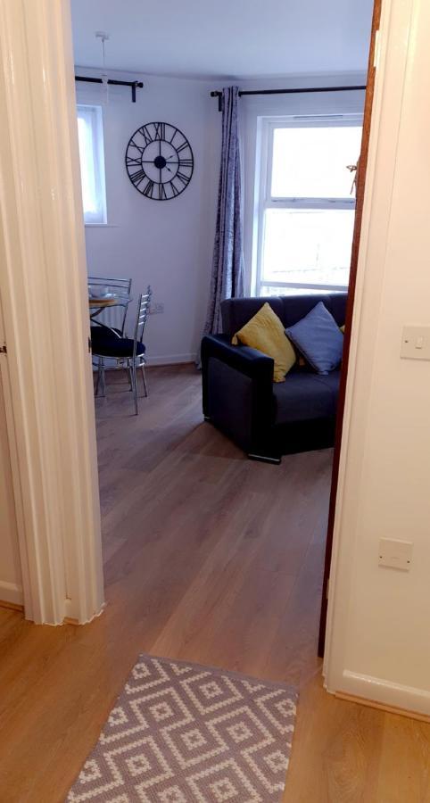 1 Bed Apartment, Peckham Rye * Londres