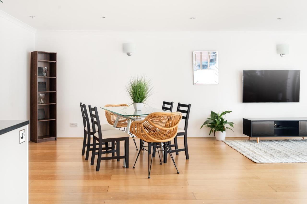 Apartamento Riverside Two Bedroom In Canary Wharf *