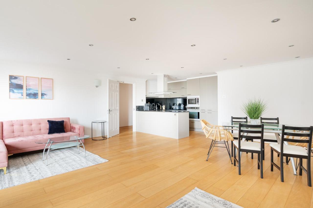 Apartamento Riverside Two Bedroom In Canary Wharf Londres