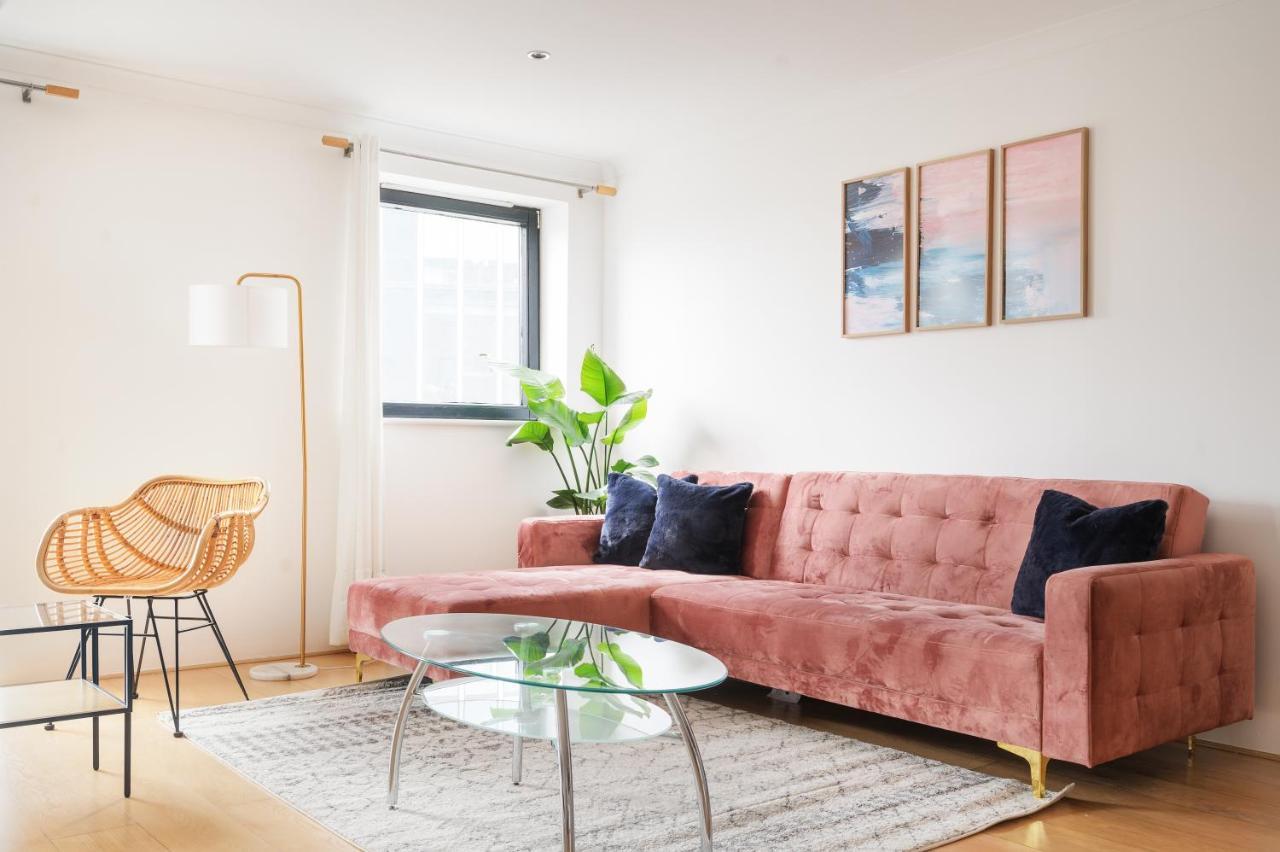 Riverside Two Bedroom In Canary Wharf Apartamento