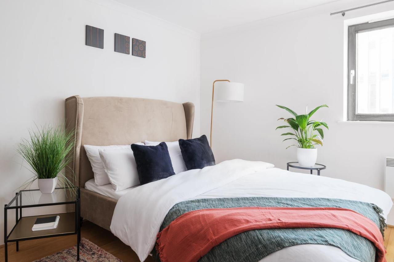 Riverside Two Bedroom In Canary Wharf Apartamento *