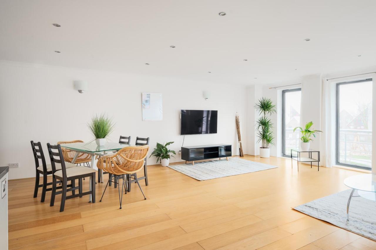 Apartamento Riverside Two Bedroom In Canary Wharf *