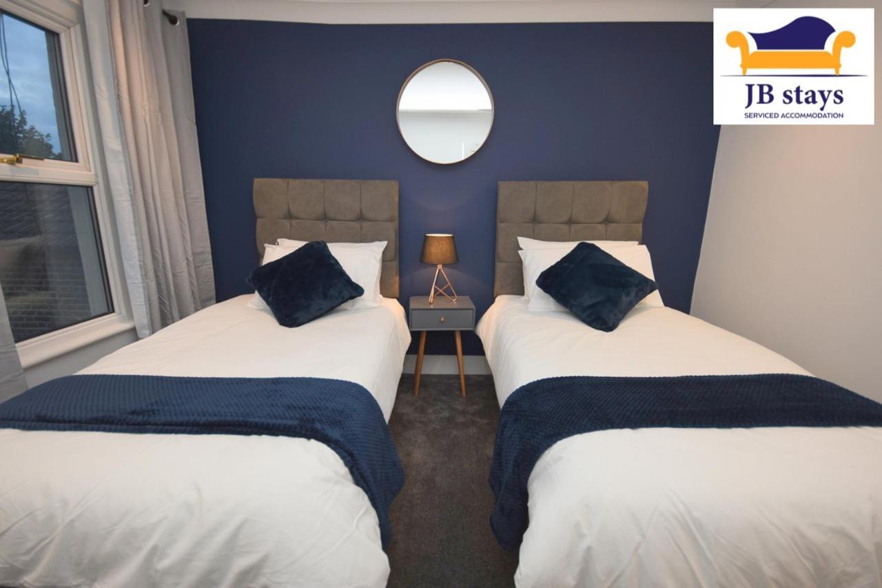 Jb Greenwich, 3 Bed House,ideal For Contractors And Family Londres