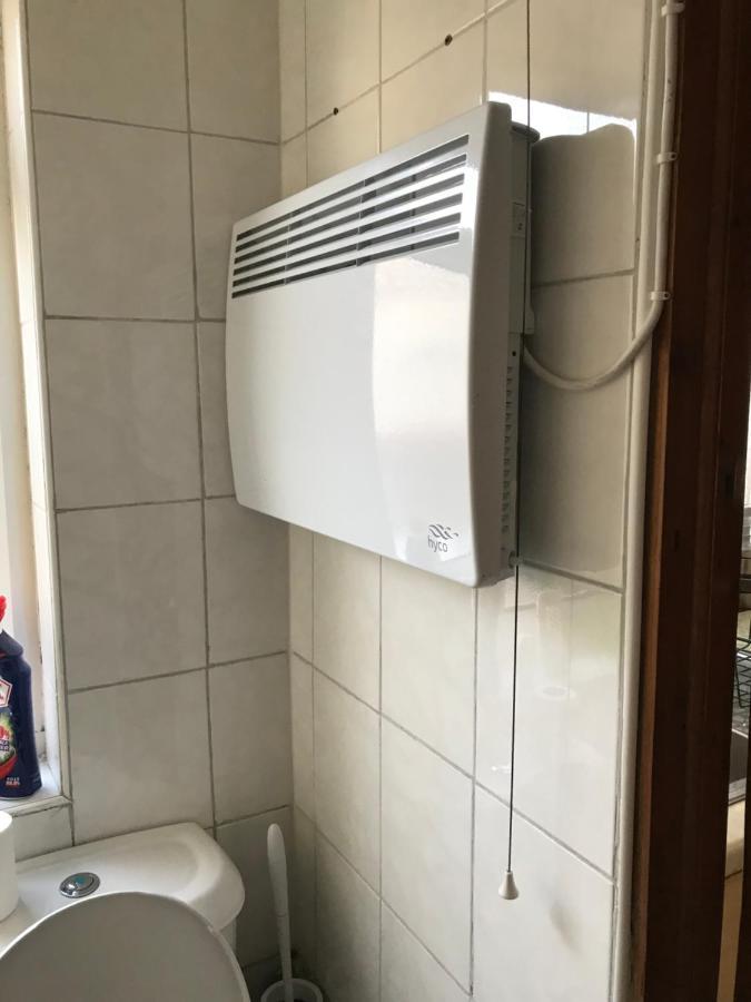 Bubblesbnb- Lovely 1 Bedroom Studio Flat *
