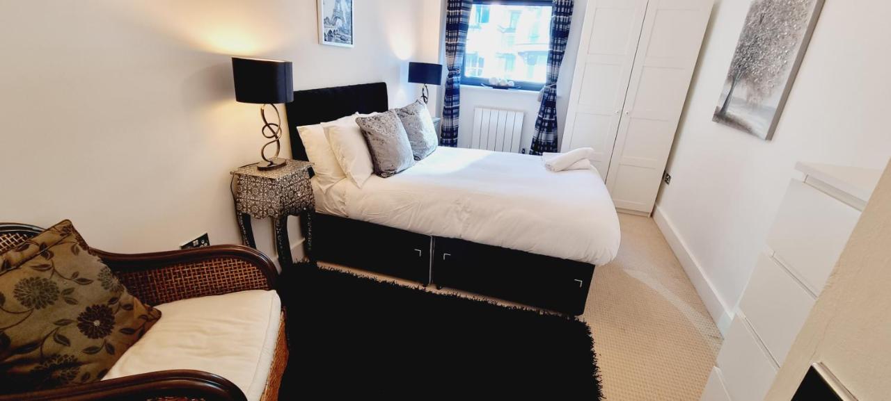 Apartment Luxury Waterside Canary Wharf London