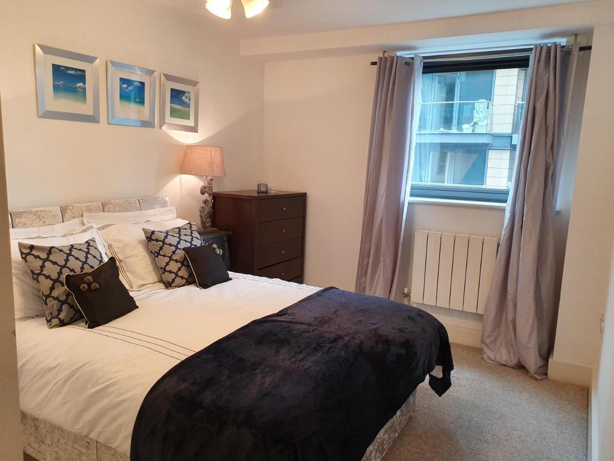 1 Bed Suite, Waterside, Canary Wharf Appartement *