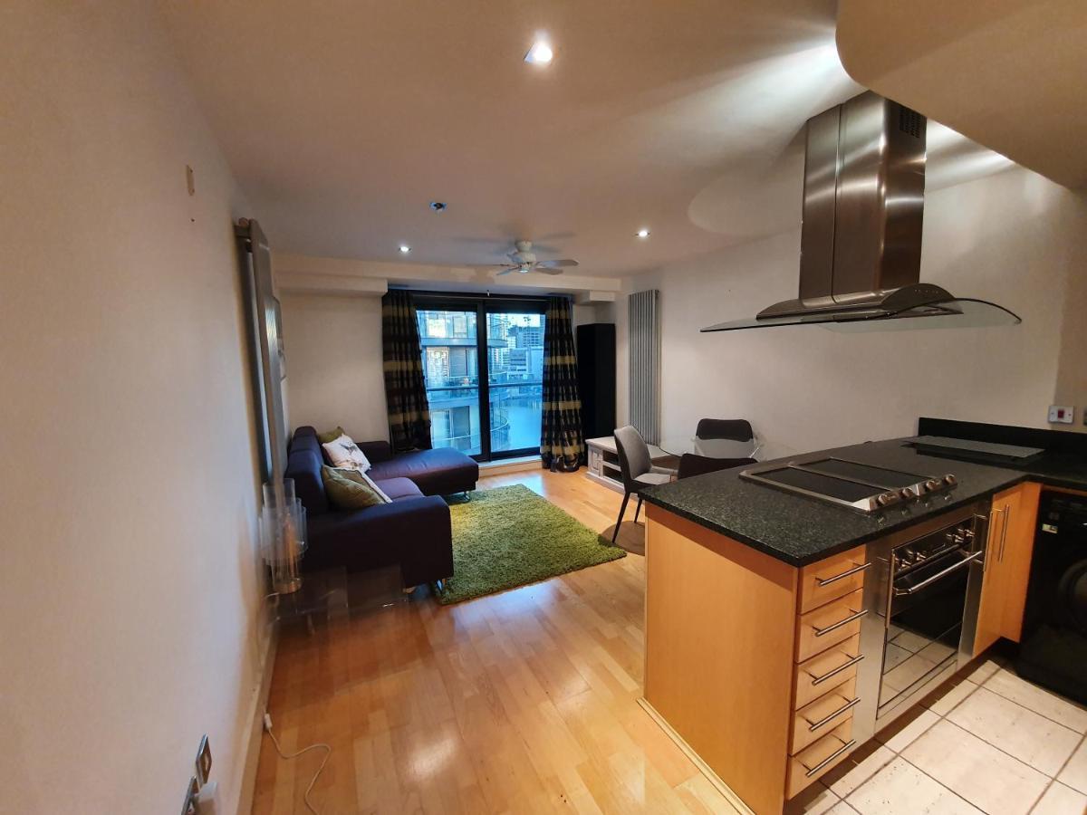 1 Bed Suite, Waterside, Canary Wharf Appartement Londen