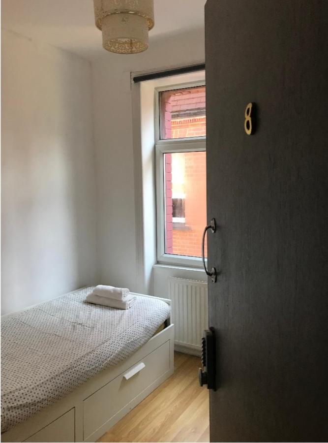 Hostel Single With Underbed 8 London