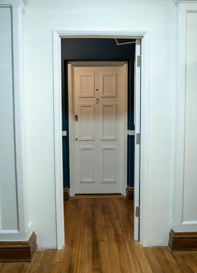 Dreamy Loft, Antique Wood Flooring & High Ceilings Apartamento