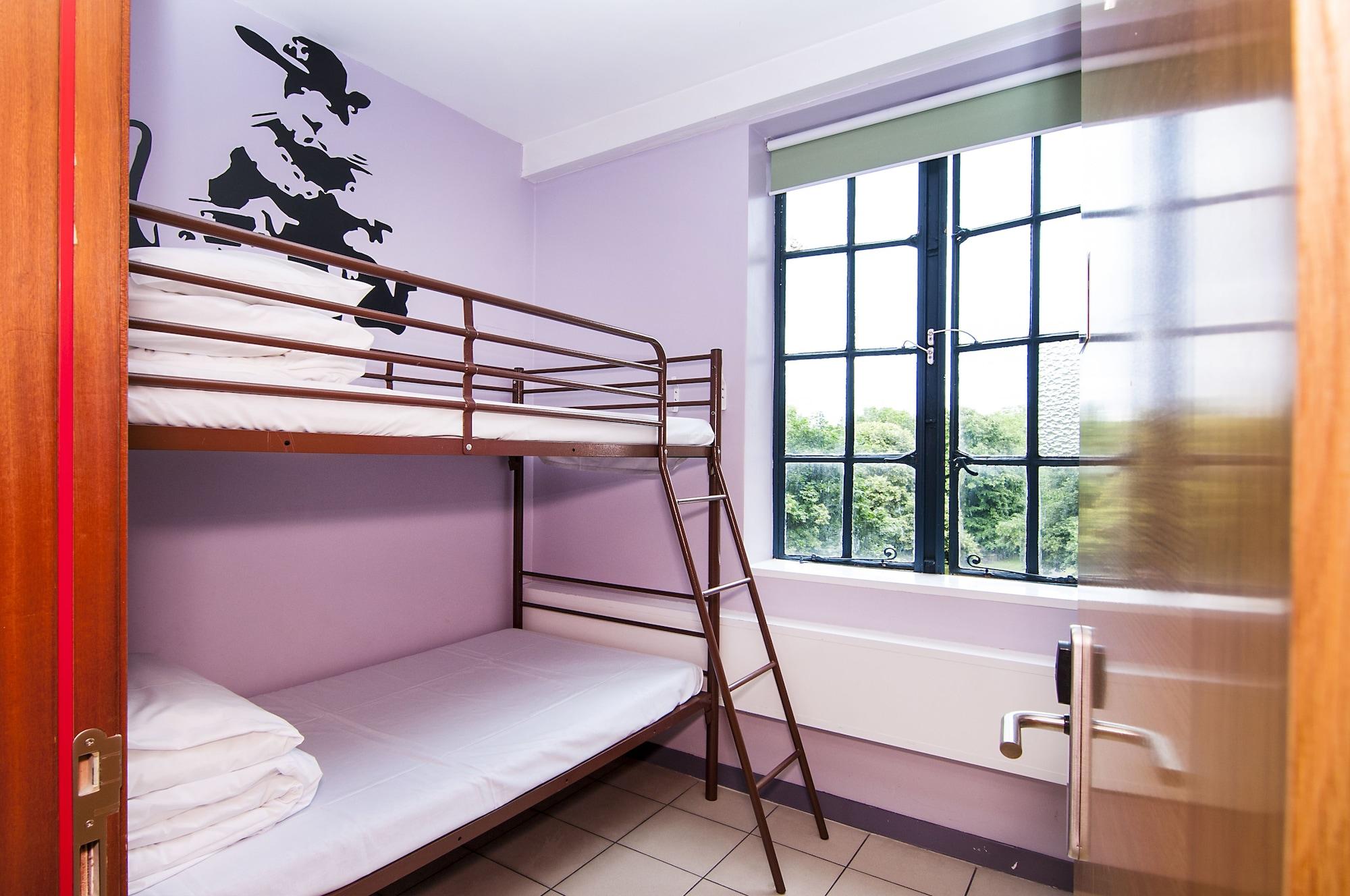 Rest Up Hostal *