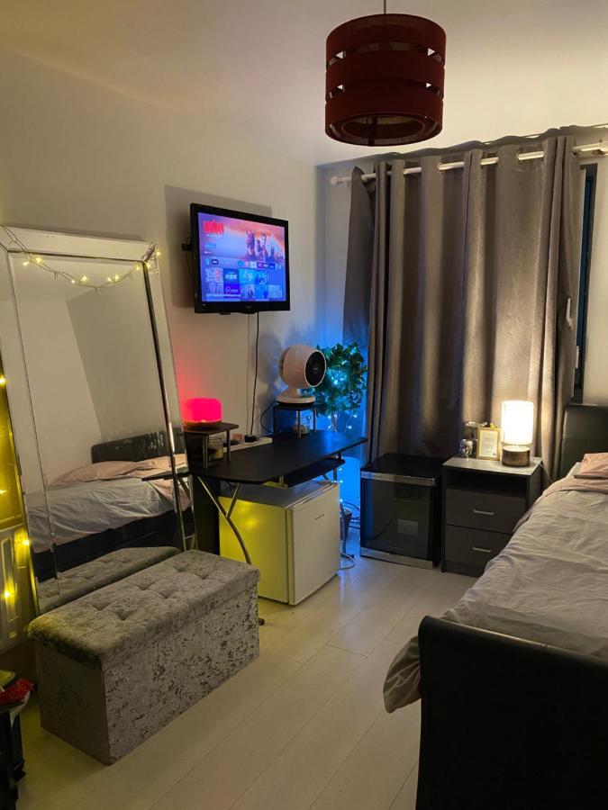 Hospedagem domiciliar Private - Shared Near The City *