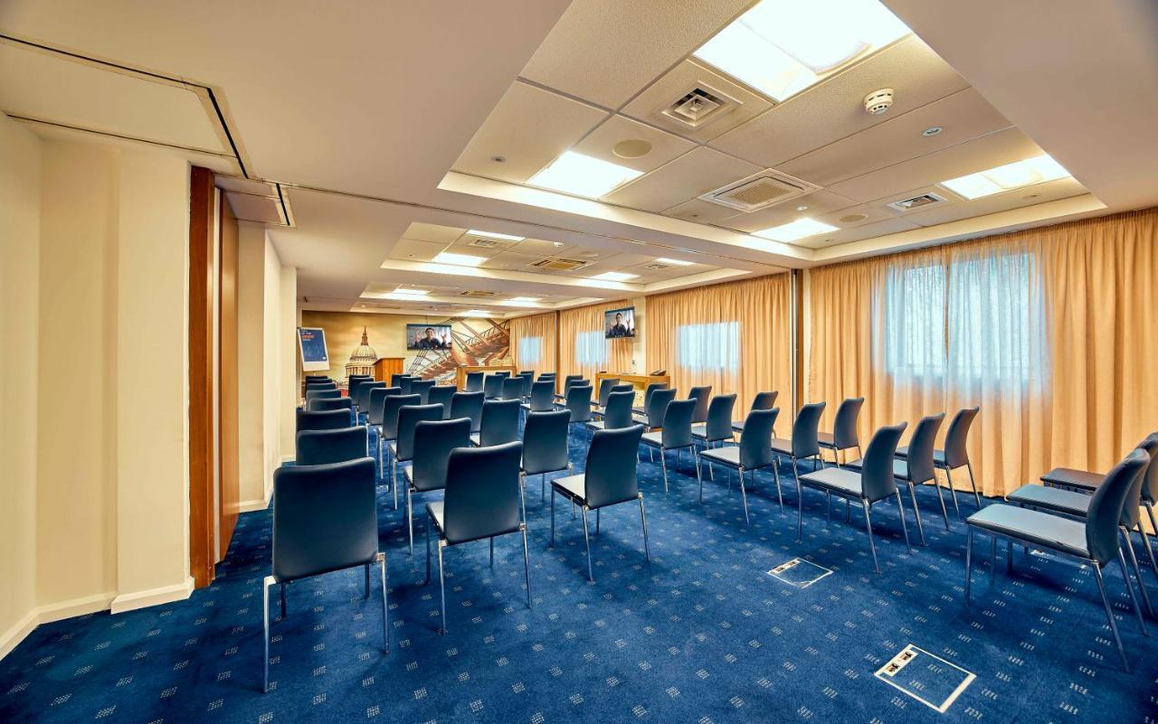 Holiday Express Stratford By Ihg 3*
