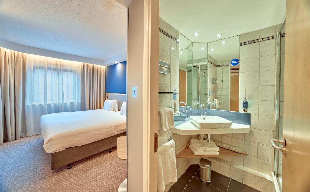Holiday Express Stratford By Ihg Hotel