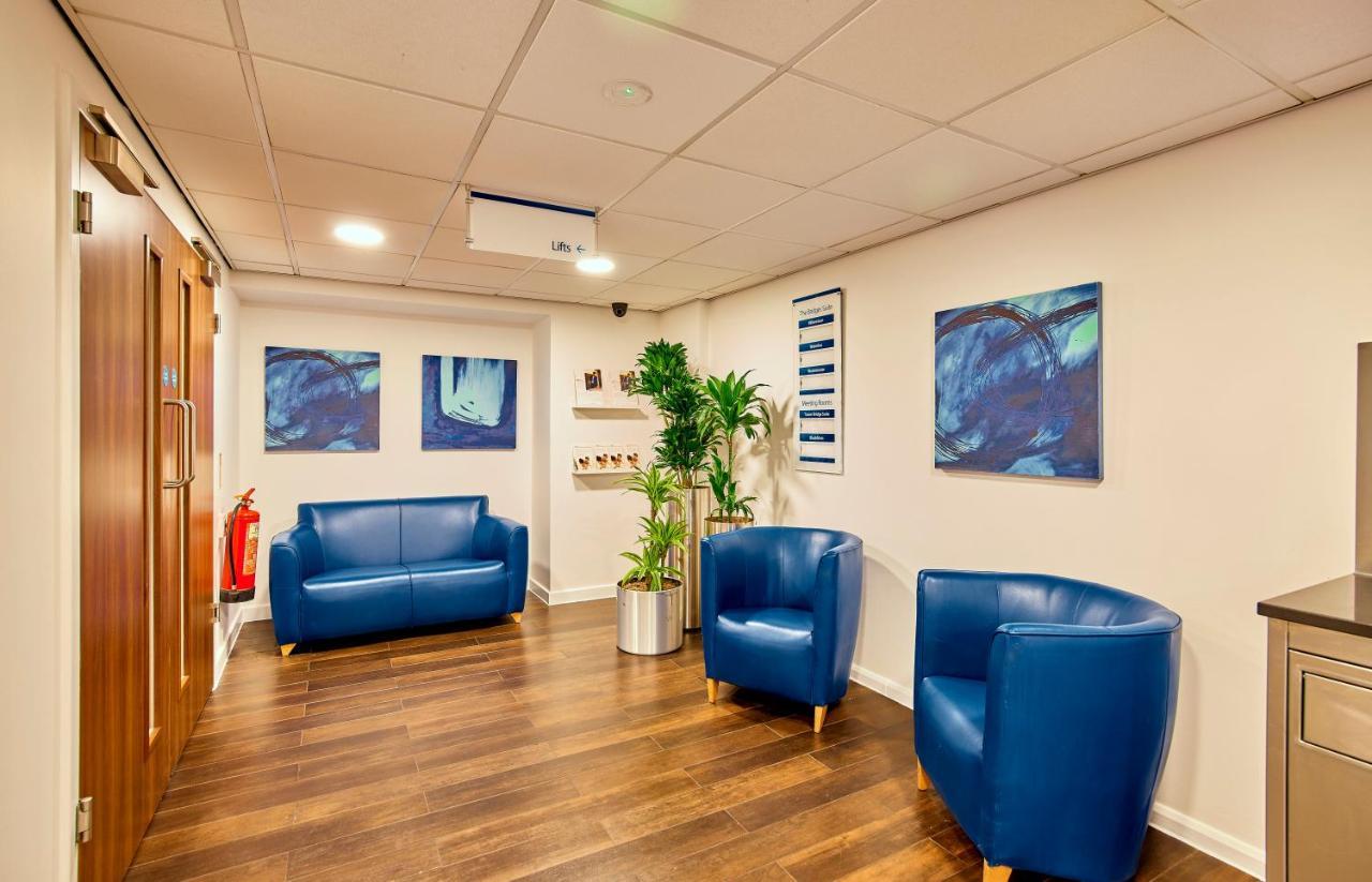 Holiday Express Stratford By Ihg