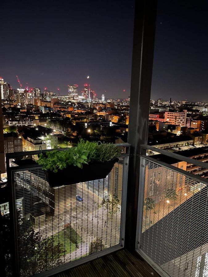 - Shadwell - Wrap Around Balcony W Scenic View Londen
