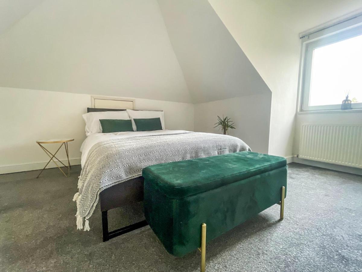 Luxury 2 Bed Furnished With Parking Apartamento