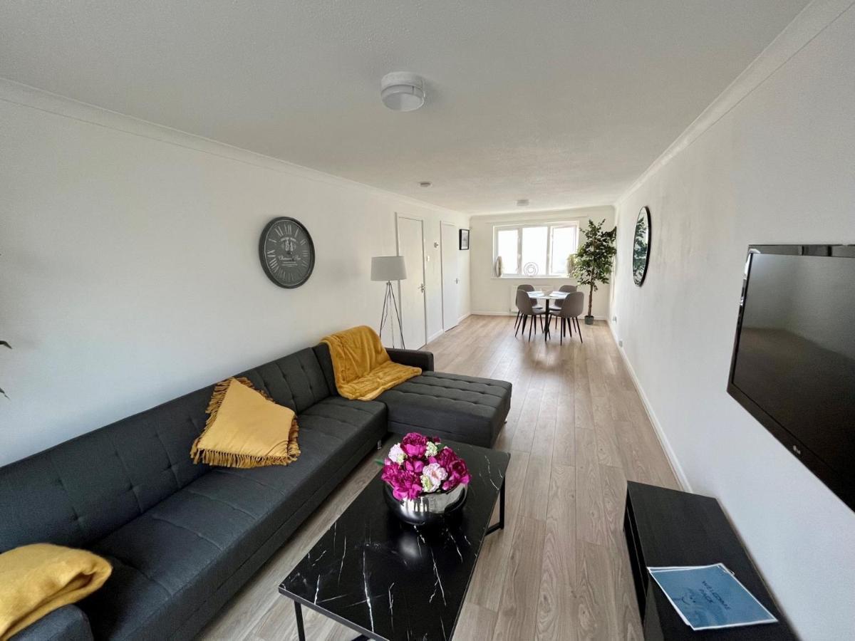 Apartamento New Cosey 2 Bedroom With Free Parking *