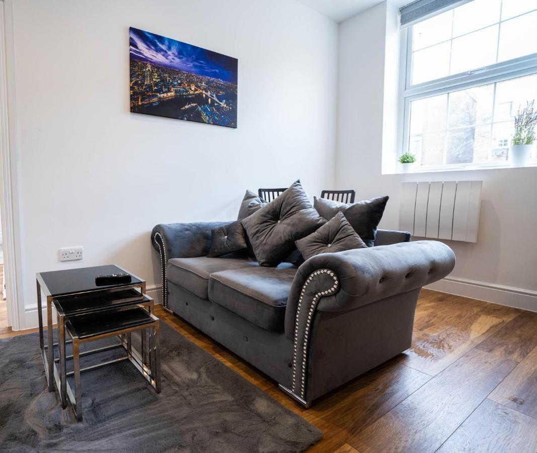 Lovely New 1 Bedroom In Stratford! *