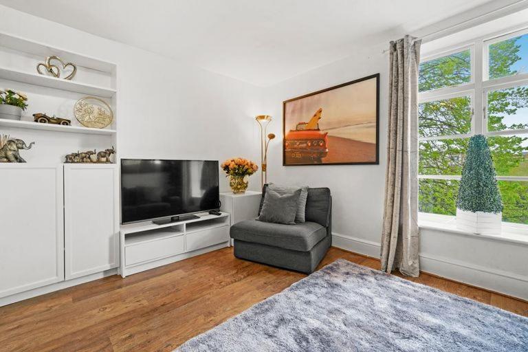 Canning Town Modern 2 Bedroom Excel Centre, Canary Wharf, Airport * Londres