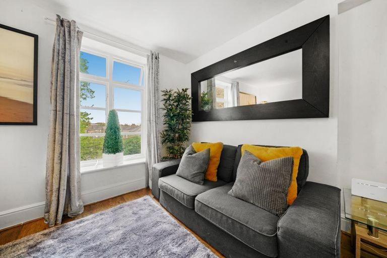 Apartamento Canning Town Modern 2 Bedroom Excel Centre, Canary Wharf, Airport Londres