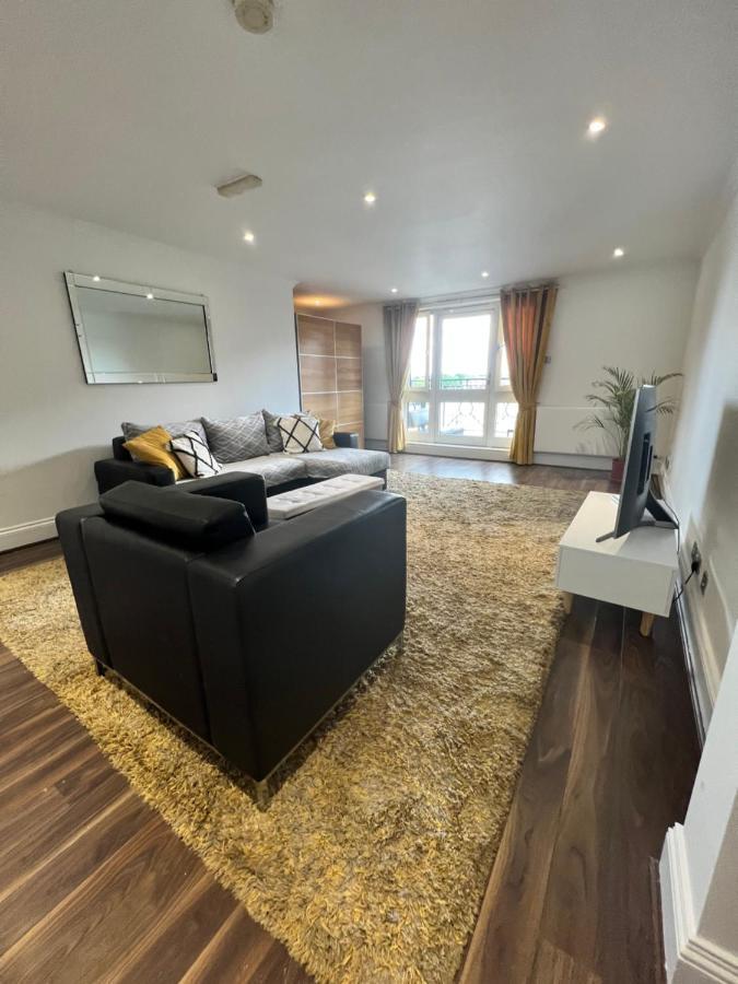Flo Apartment London