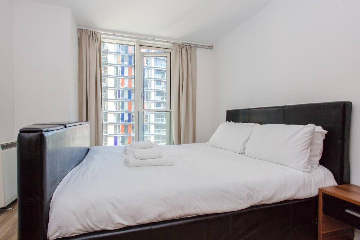 Apartment 1 Bed In Canary Wharf With Vibrant Views