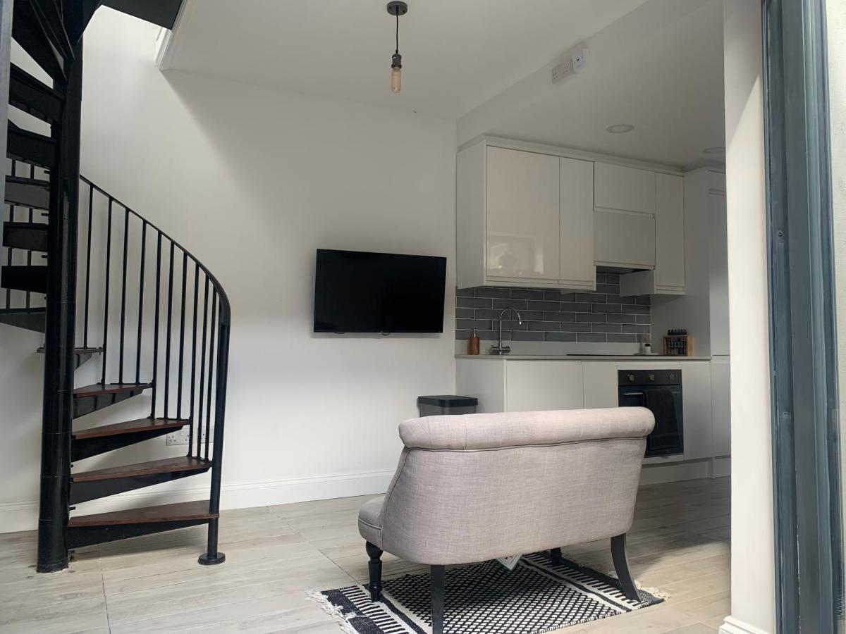 Apartment Stunning New Build Mezzanine Style *