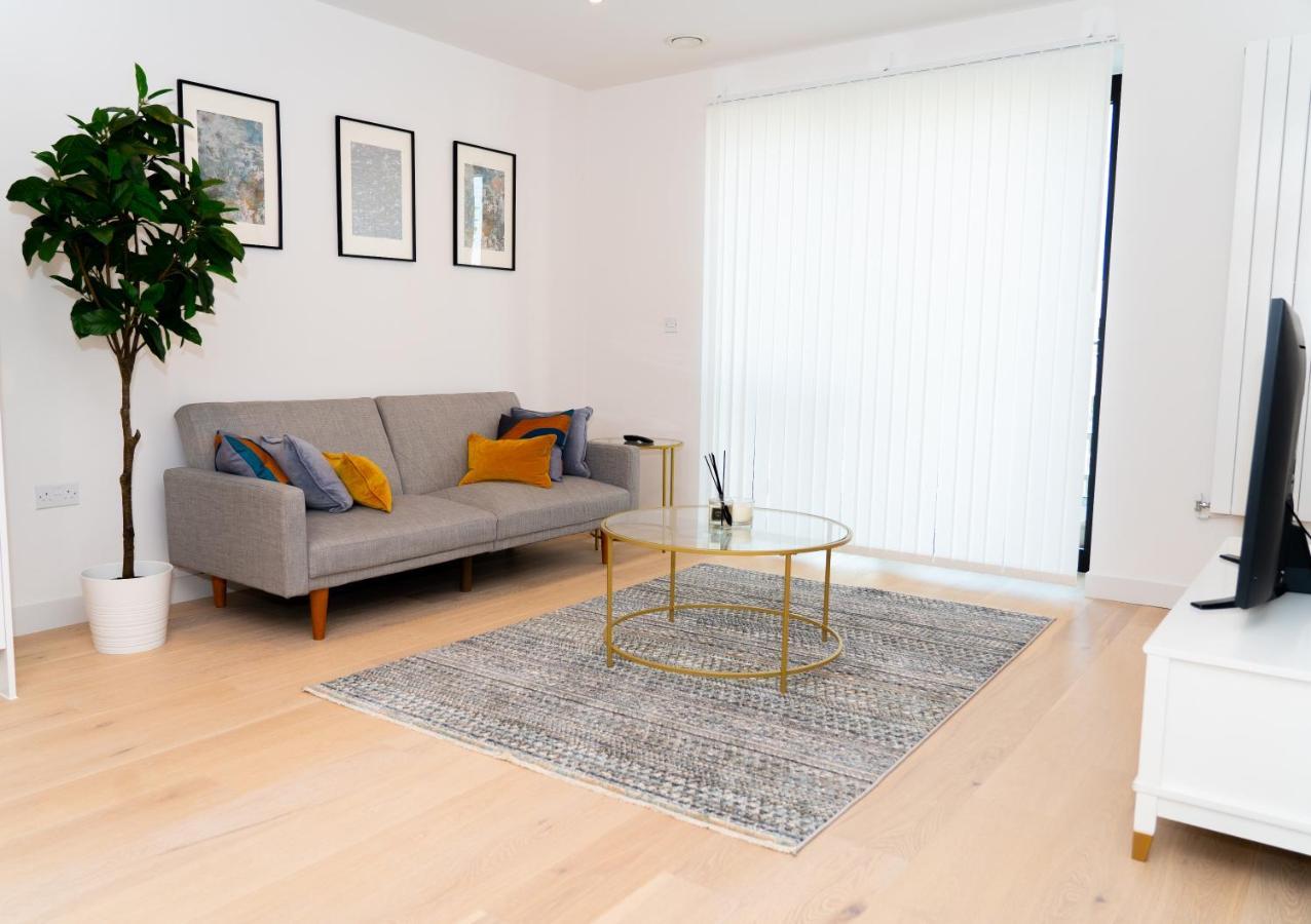 Lovely 1-bedroom With River & View. Apartamento Londres