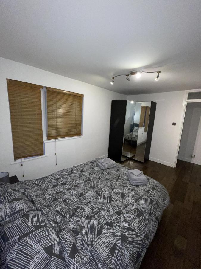Apartment Beautiful Right Off Of Broadway Market